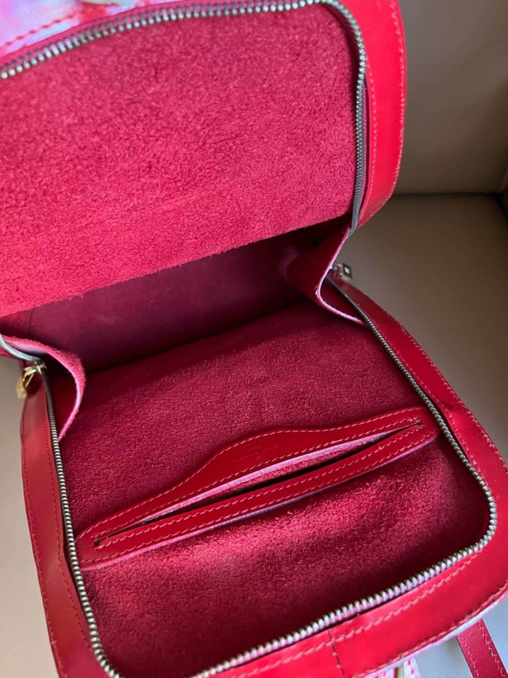 Louis Vuitton Vintage Ref Leather & Red Suede Women's Red Back pack Gold accents - Picture 8 of 10